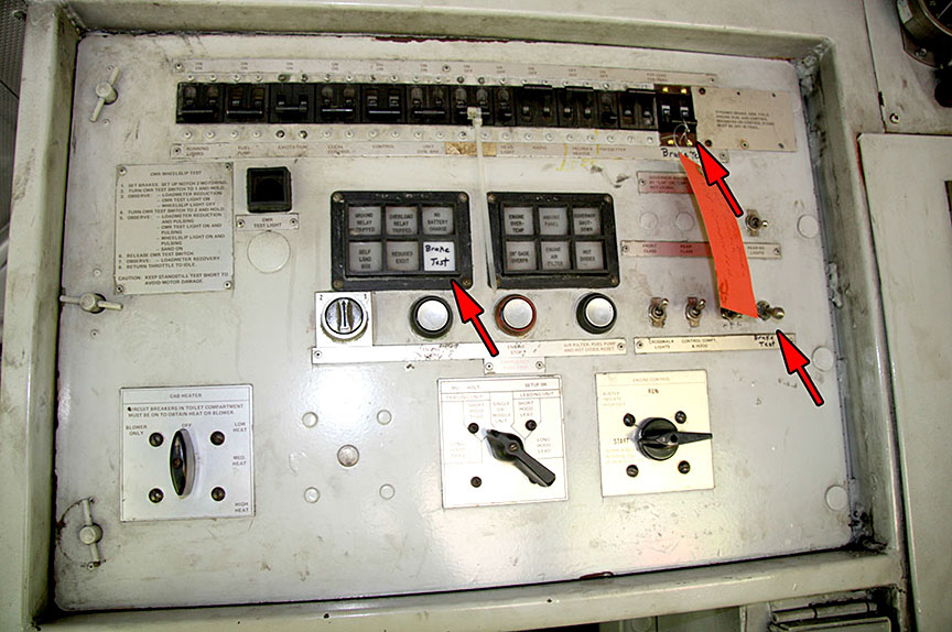 Image des composants de l'essai de frein dans la cabine de la locomotive