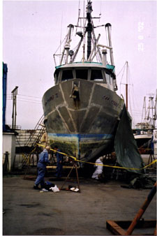 Le Cap Rouge II à terre après avoir été renfloué. Le 25 août 2002