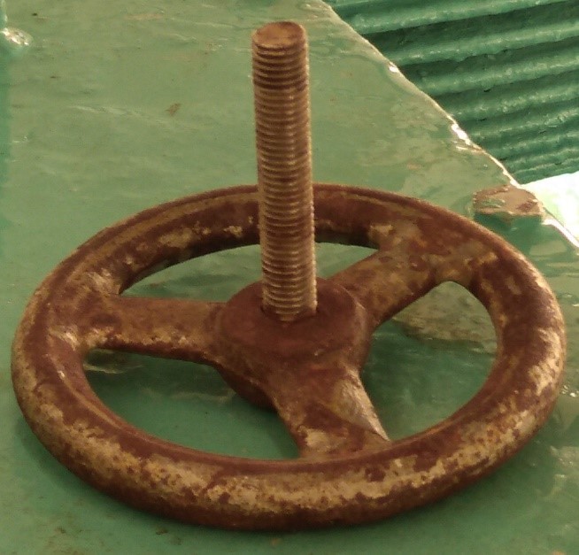 Outil de desserrage du frein pour le frein électromagnétique du moteur du treuil (Source : BST)