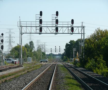 Photo 6. Vue en direction est des signaux du point milliaire 33,40 de la subdivision d'Oakville du CN (source : BST)