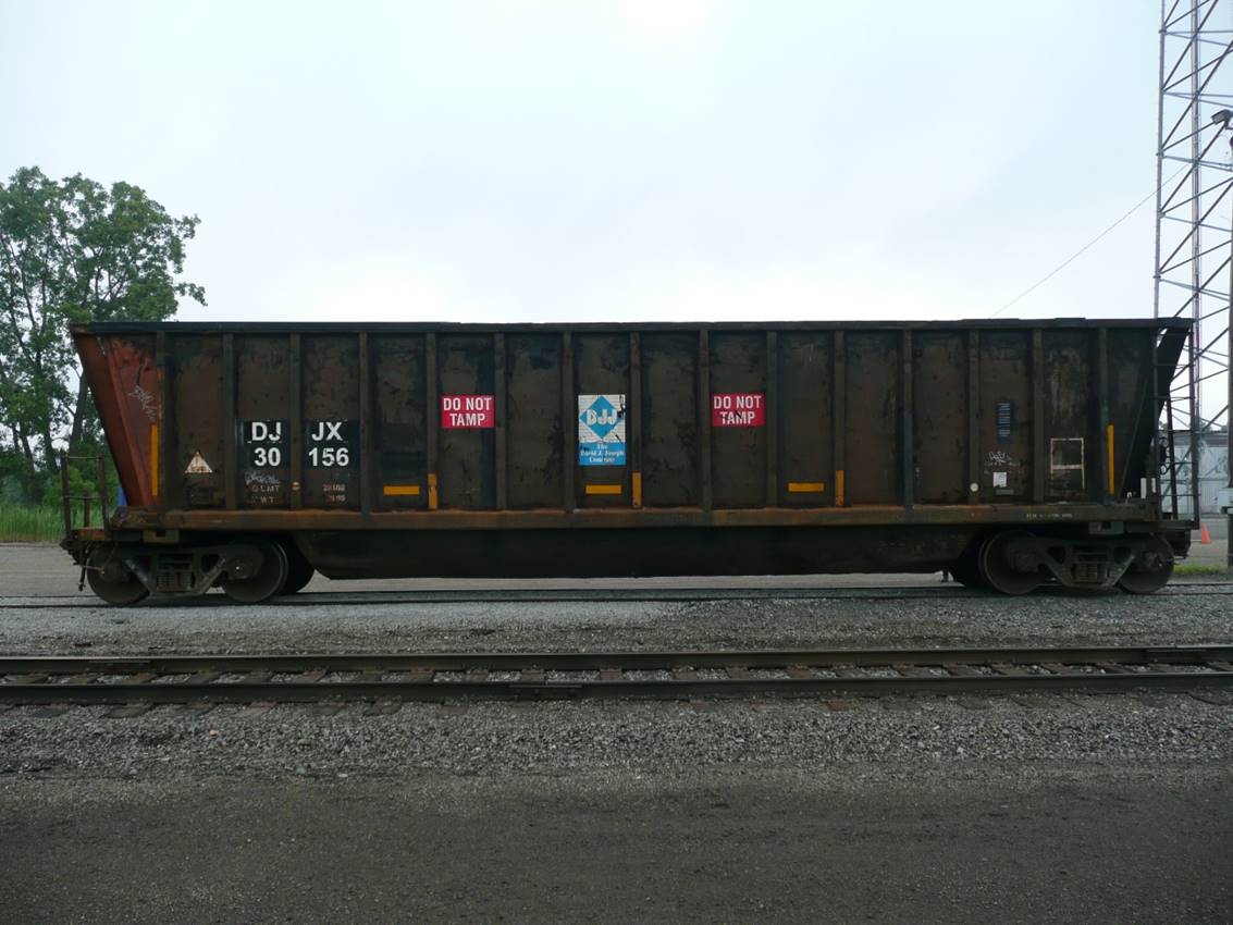 Vue de côté du wagon DJJX 30156, wagon-sœur du wagon    DJJX 30478 (Source : BST)