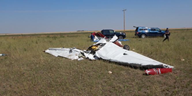 <h2>Investigation report: Loss of control and collision with terrain at Claresholm Industrial Aerodrome, Alberta</h2>
